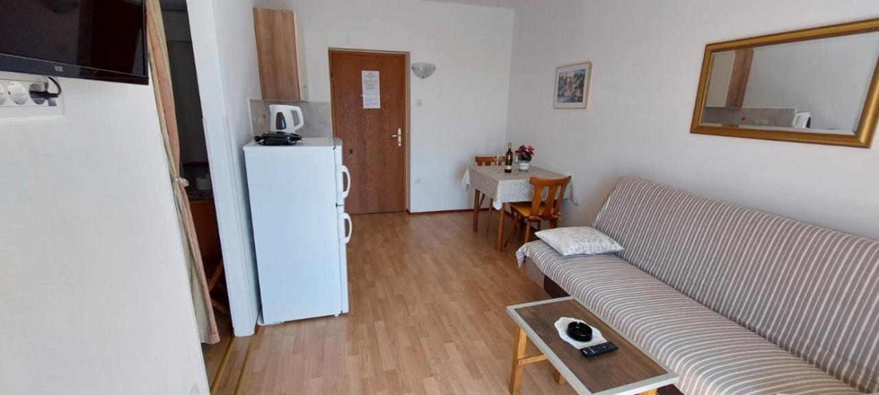 ראב Milijana Apartments Rab מראה חיצוני תמונה